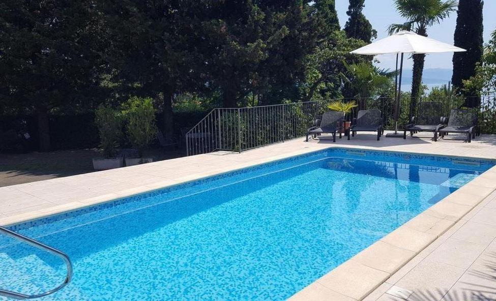 Summer Breeze Apartment With A Pool โอปาติยา ภายนอก รูปภาพ